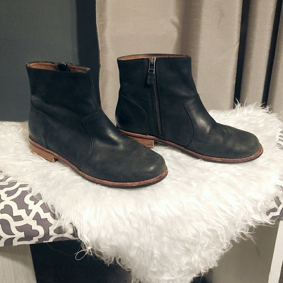 OluKai Leather High Quality Hawaiian Ankle Boots - Picture 5 of 5